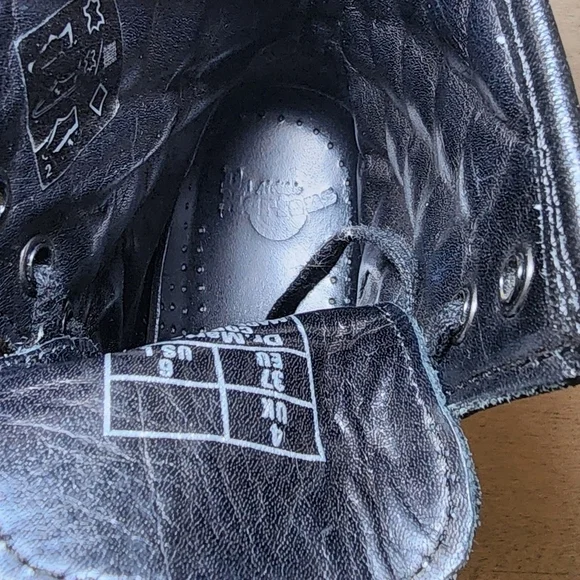 Dr. Martens AirWair CORALIE quilted leather boots black size 6 - Picture 10 of 12